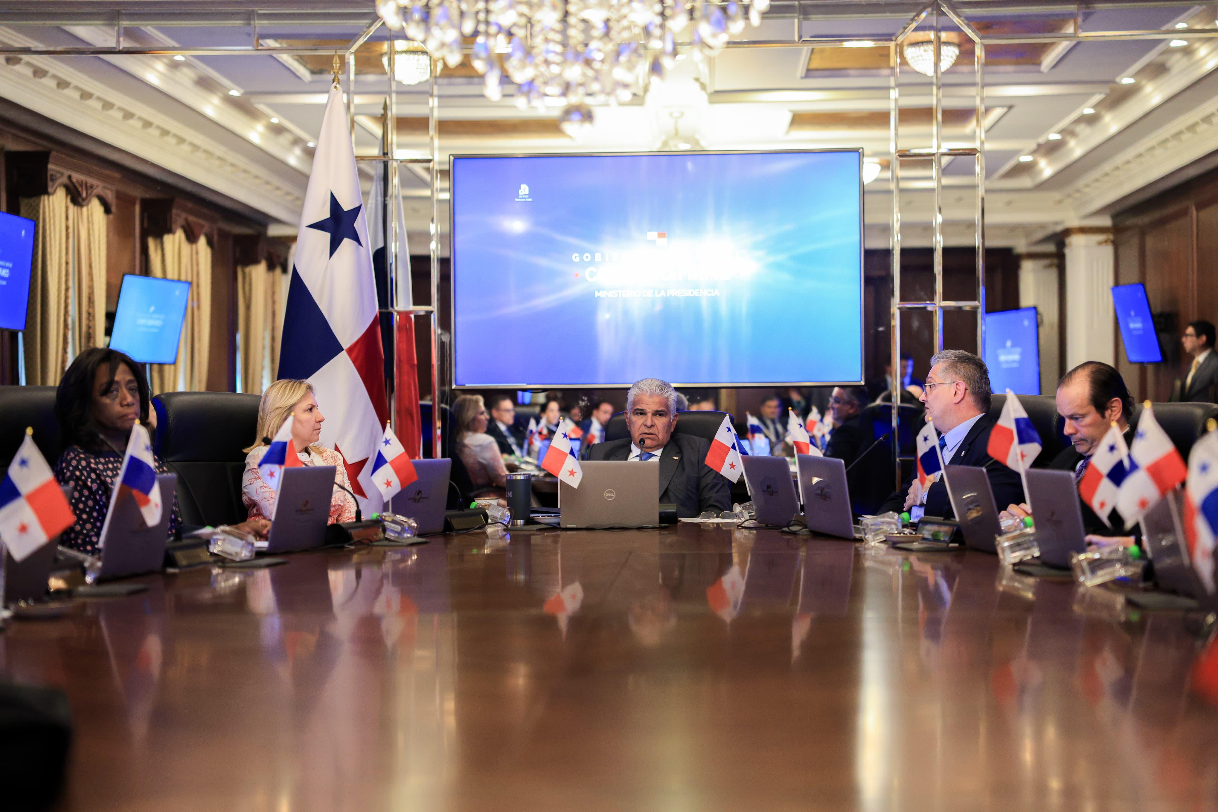 Consejo de Gabinete aprueba resoluciones claves sobre servicios públicos en Panamá